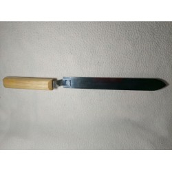 Ніж пасічника з дерев'яною ручкою 2