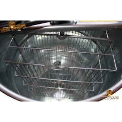 Медогонка 3-х рамкова неповоротна Zn на підставці з ел. приводом 12 B Медогонка 3-х рамкова неповоротна Zn на підставці з ел. приводом 12 B